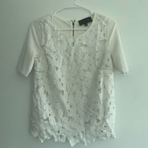 Anthropologie White Floral Tee Blouse XS